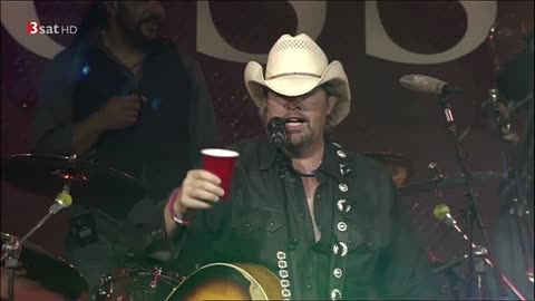 Red Solo Cup - Toby Keith (live)