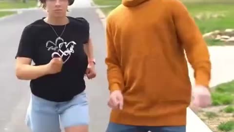 🤣🤣🤣 Karen vs Karen... HILARIOUS !!!! 🤣🤣🤣 #karen #KARENVSKAREN #FYP #VIRAL