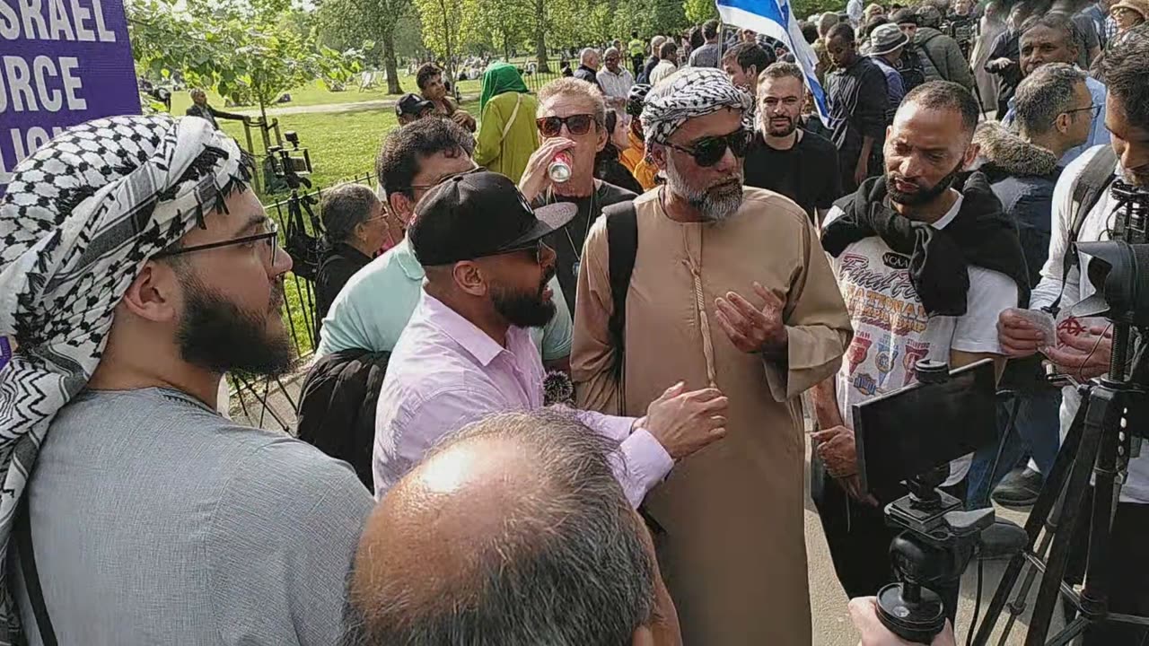 Can Muslims Be In Allah's Presence? Did Allah Enter Creation To Speak To Moses? - Speakers Corner