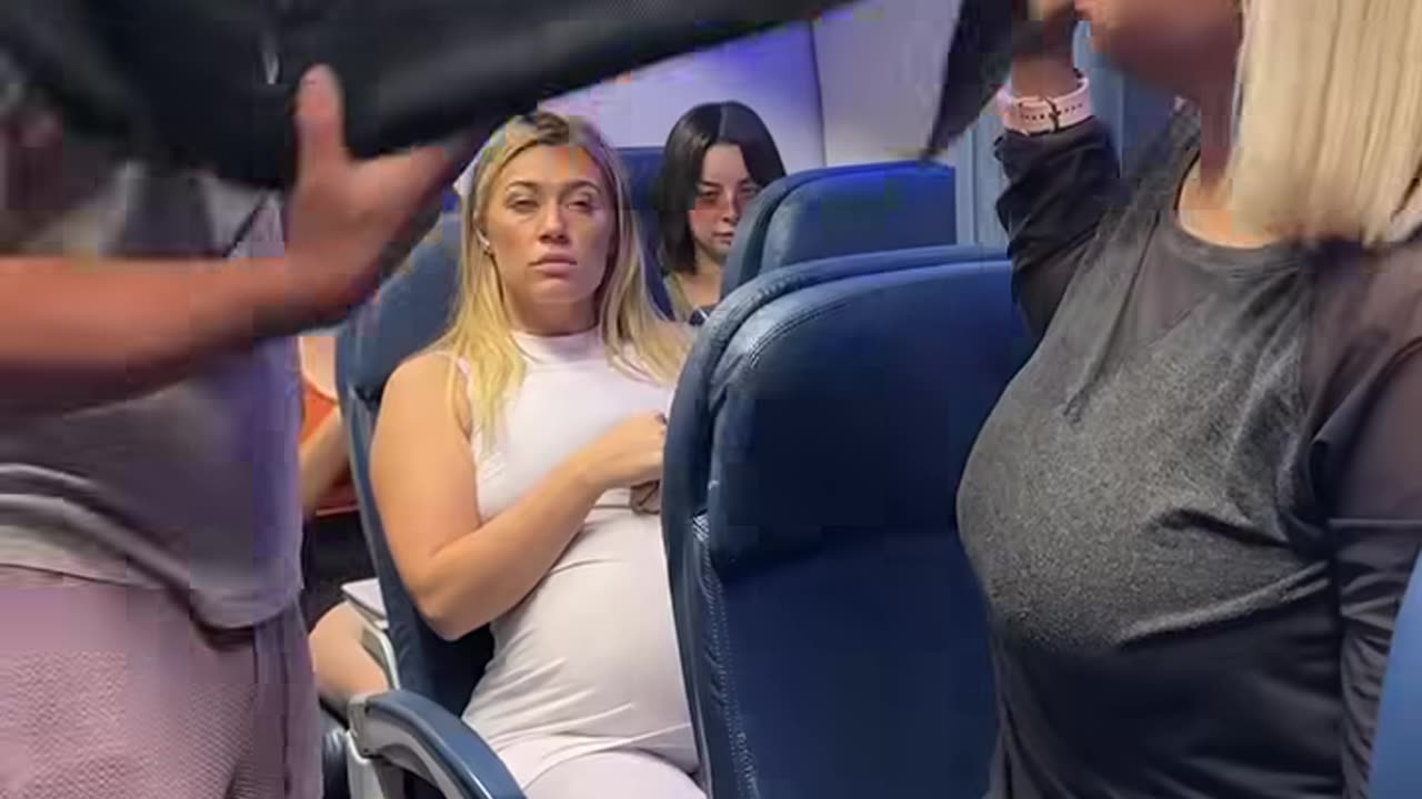 Huge fight breaks out on plane