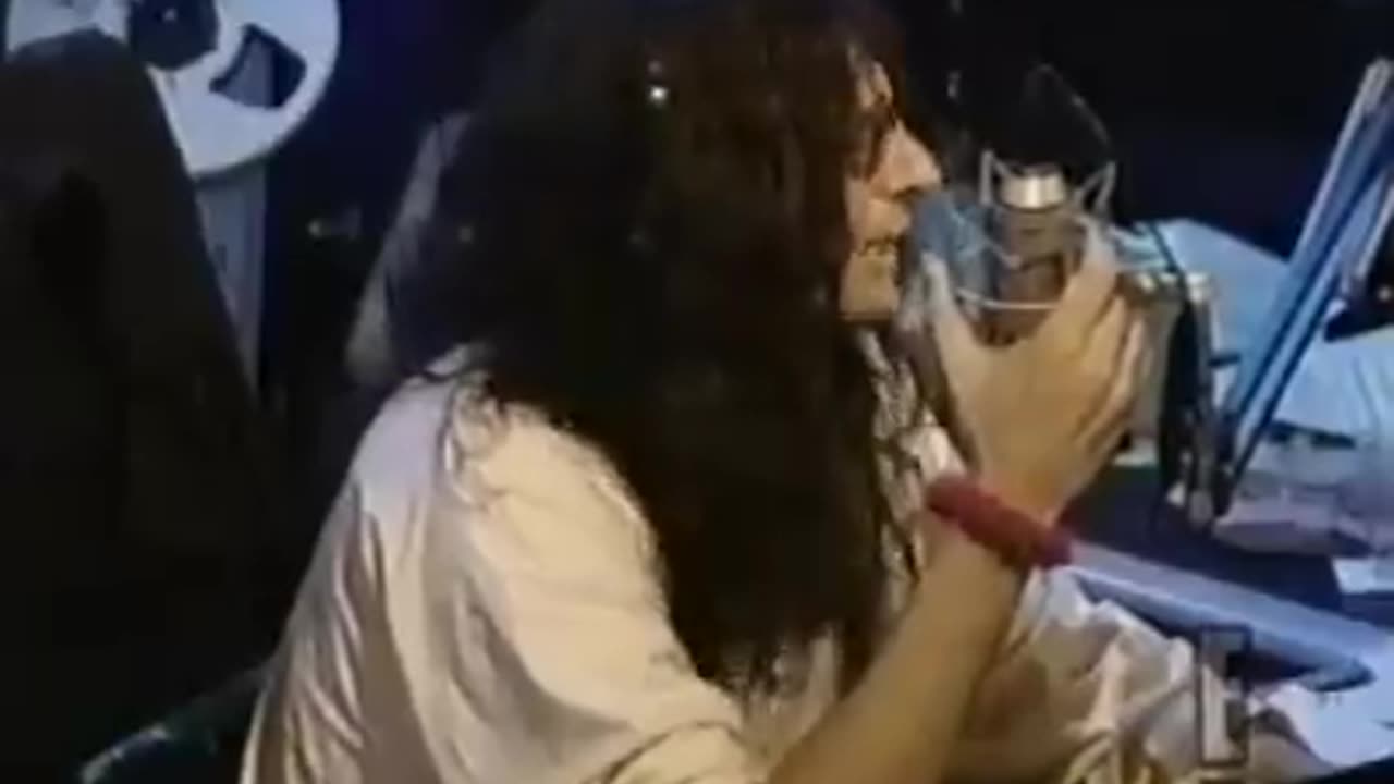 Ozzy Osbourne and Marilyn Manson together on Howard Stern (360p)