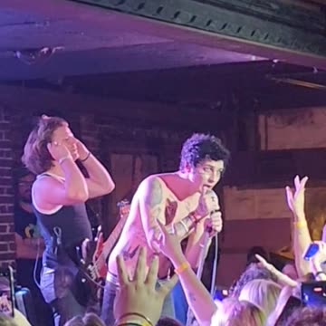 Palaye royale ( live)