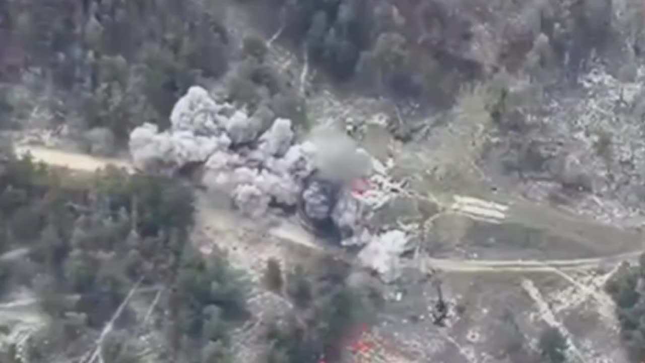 Ukrainian Airstrikes On The Command Post of the 81st Artillery Regiment Wiping Out At Least 30