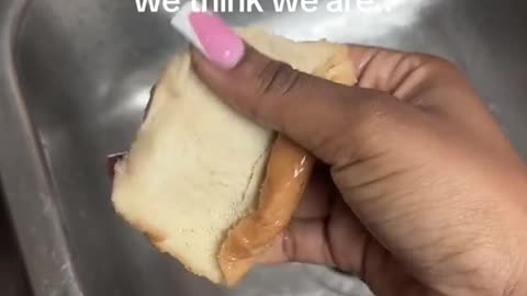 🟢 THIS FOOD AIN'T REAL! Watch as expired buns refuse to break down