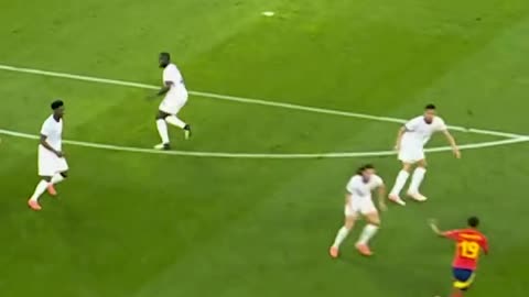 ⚽ Beautiful Goal by Lamine Yamal ✨ / Gol Frumos Marcat de Lamine Yamal 🔥