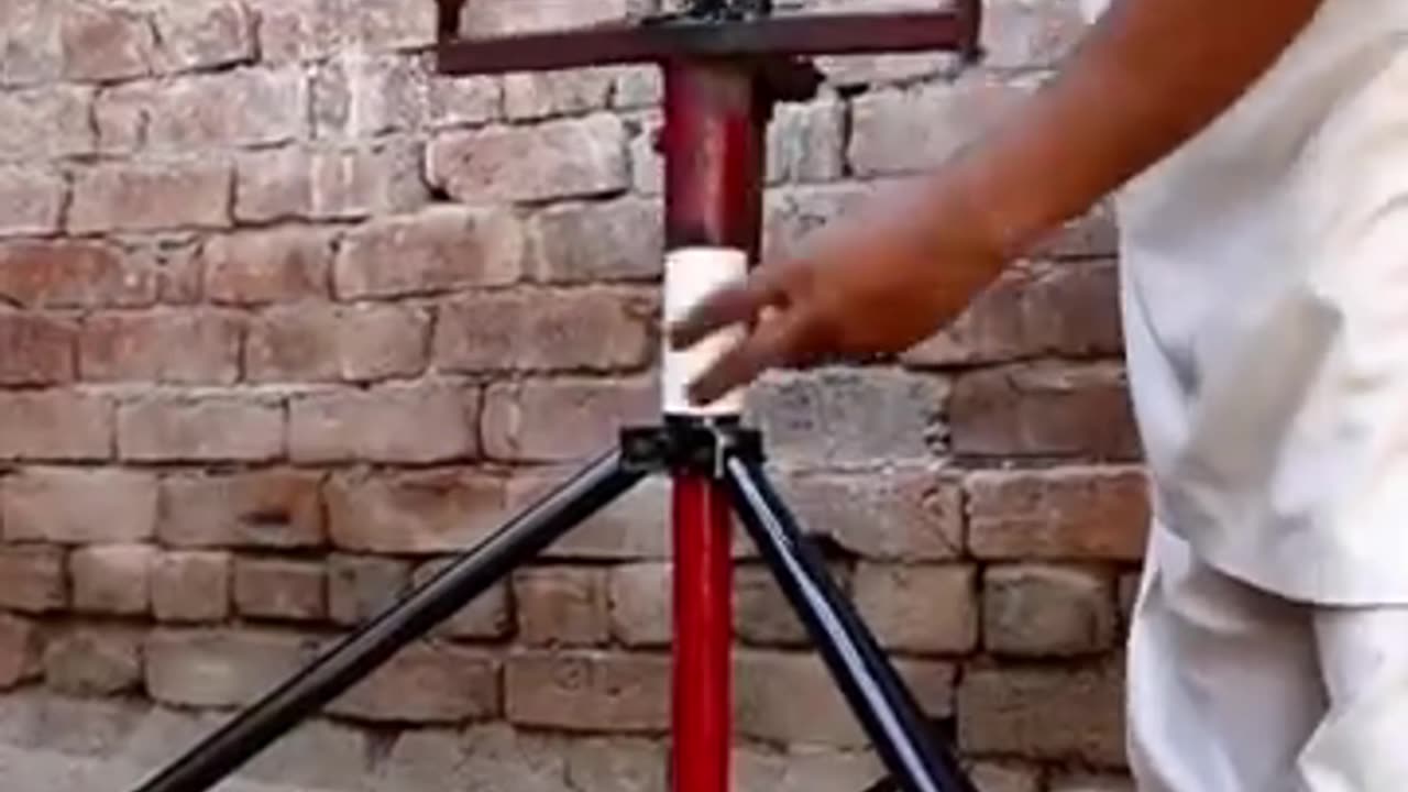Old Man’s GENIUS Solar Cooker – No One Expected THIS!