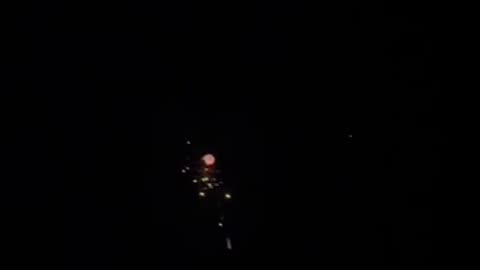 🇺🇦✈️ A Ukrainian Air Force fighter jet uses an air-to-air missile to destroy a Russian