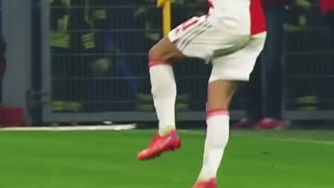 The pass 😍 the control 😮_💨
