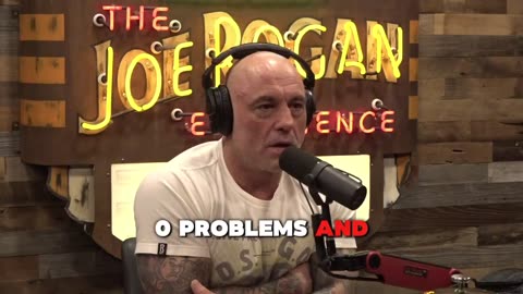Joe Rogan and Aaron Rodgers: those who dare to challenge the medical status quo.