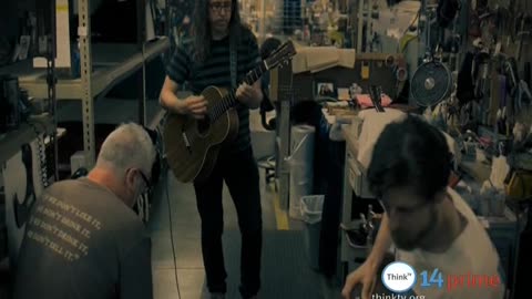 Billy Connolly Visits Martin Guitar Factory 🎸 & Eastern State Penitentiary ⛓️