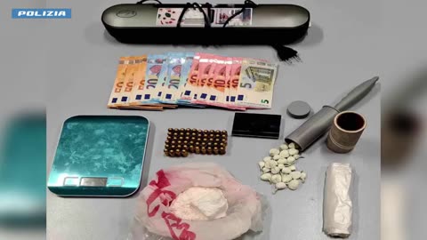 Milano - Nascondeva la droga in una spazzola adesiva: arrestato della Polizia di Stato (16.03.25)