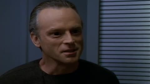 Lon Suder - Star Trek Voyager