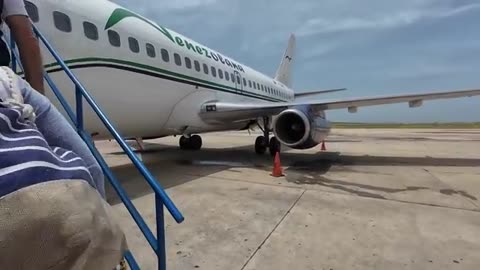 I Flew on the World's OLDEST Boeing 737. Here's What Happened...