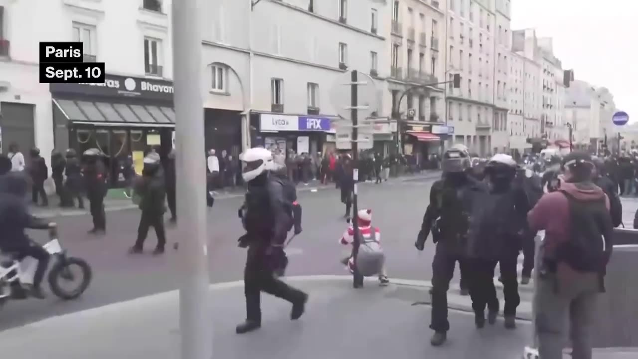 🇫🇷 The French are protesting under the slogan "Block everything" due to dissatisfaction