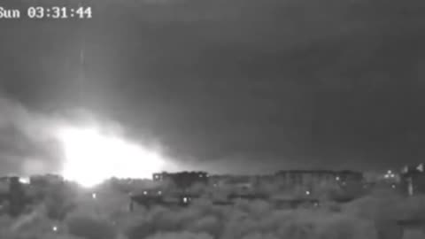 Incredible Footage of a Ballistic Missile Strike on Chernigov
