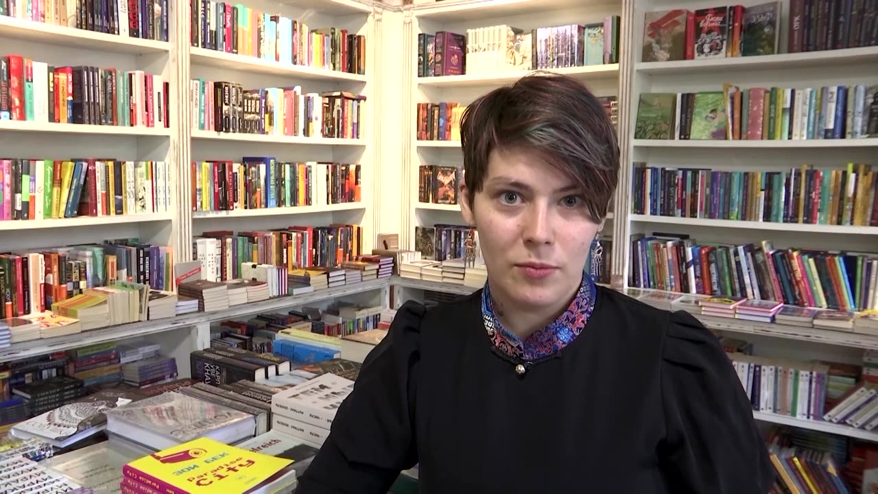 Russian shops slap warnings on 'foreign agent' books, fearing crackdown