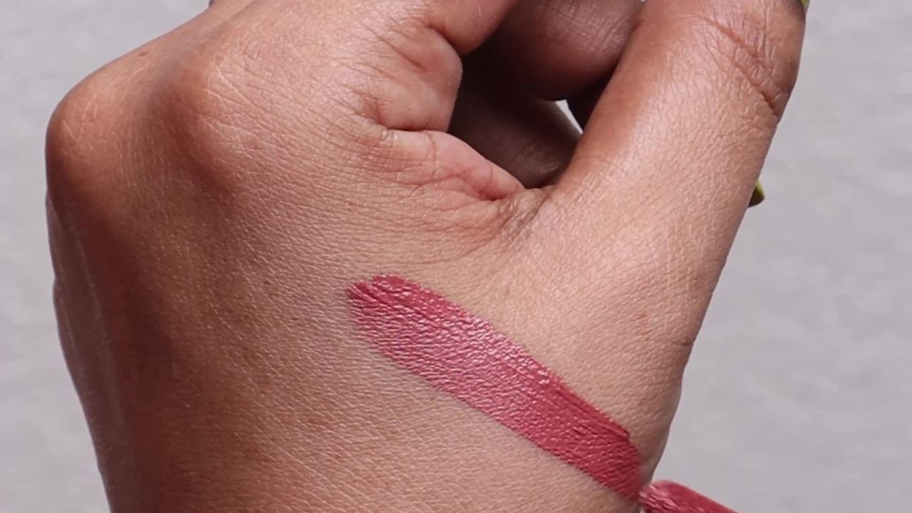 SAME Shade BUT DIFFERENT Formula Lipstick Exposed