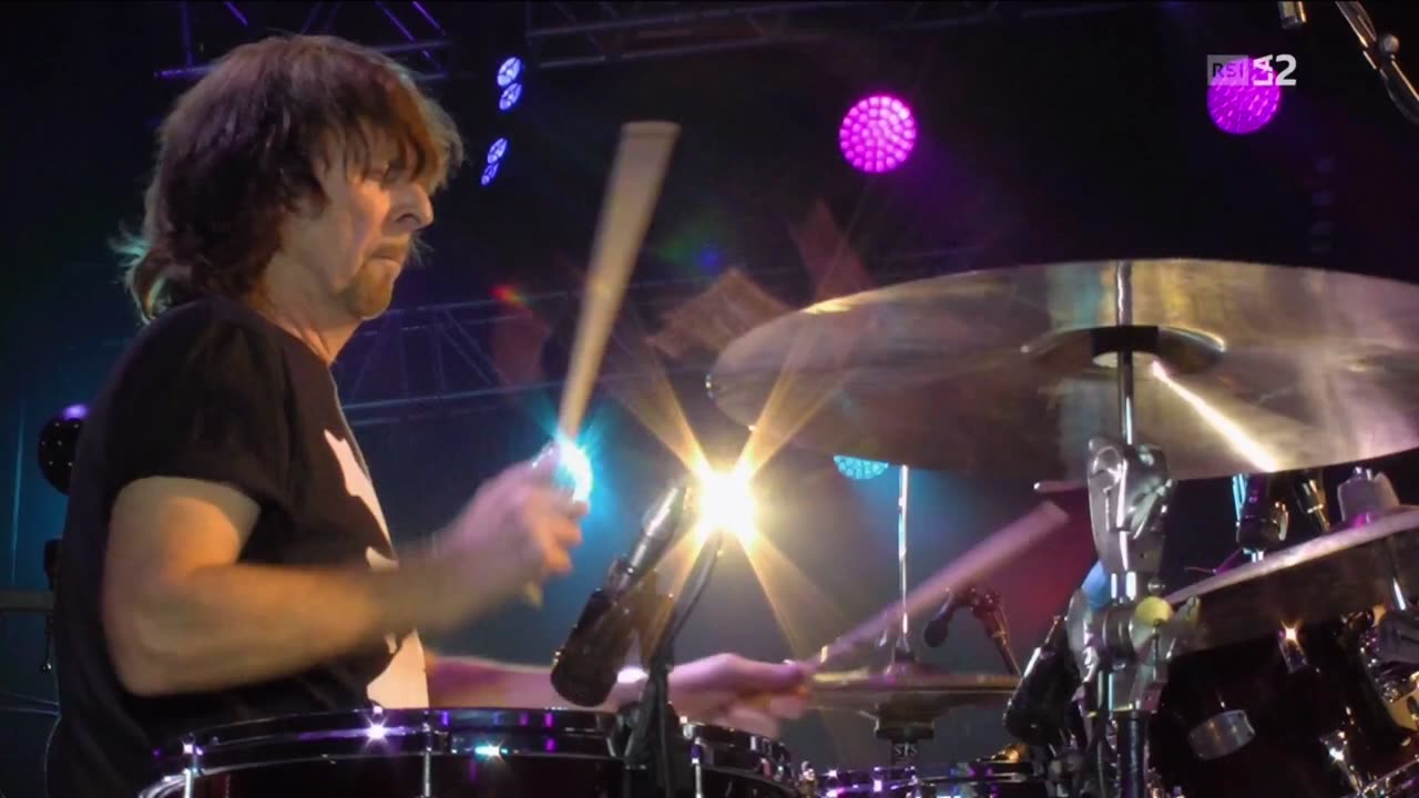 Stronger Than Me (Melissa Etheridge cover) - Manfred Mann's Earth Band (live)