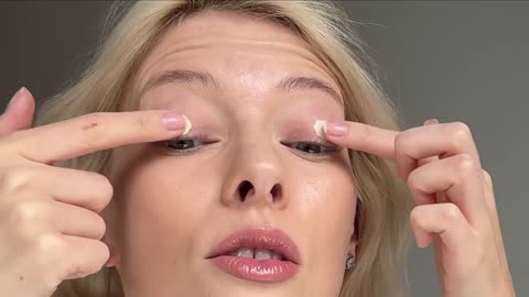Soft Glam Tutorial - Spring Blue & Pink Smokey Eye P19