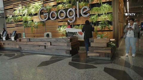 "Dump Trump" Protesters ARRESTED at Google NYC after Dropping Paint