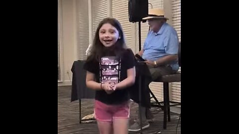 Bella Singing 4 Non Blondes - What's Up