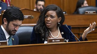 Rep. Jasmine Crockett MOCKS Gov. Abbotts' "Cute Little Warrants" Sent To Absconding Dems