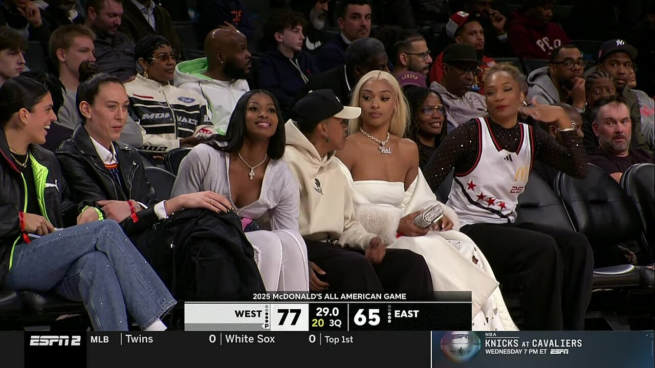 🤩 DiJonai Carrington, Rickea Jackson, Breanna Stewart, Courtney Williams at McDonald's All-American