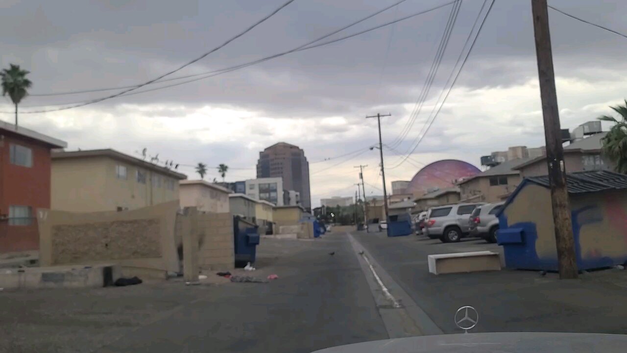 Is this the worst hood in Las Vegas? Check this out! #follow #lasvegas #travel #explore #gaming