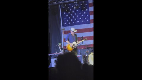 Pat Green- Carry On live- Paris TX