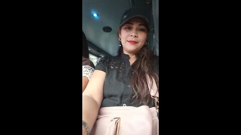 Chicka chicka with Friend on the Buss😁