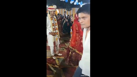 Apni Shaadi Ke Din dulha dulhan ke sath dance karte hue😂