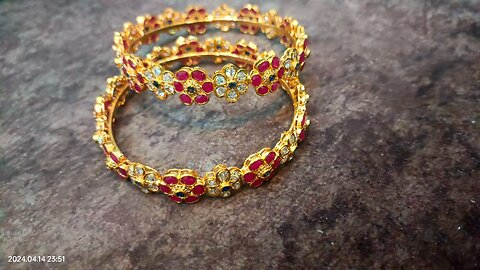 The perfect blend of gold jewellery