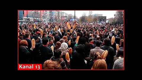 Food riot in Russia; people demand bread from Vladimir Putin
