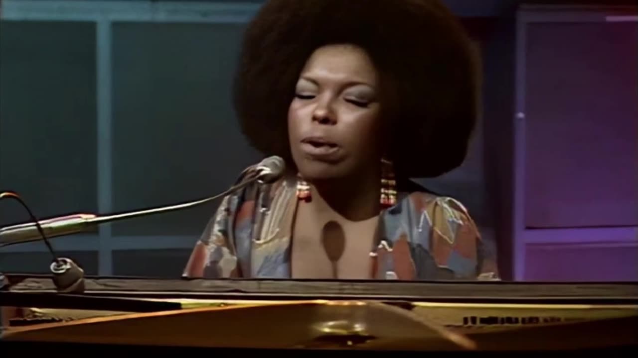 Sunday and Sister Jones - Roberta Flack (live)