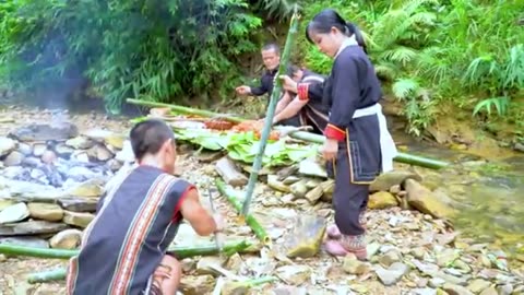 Cooking Crocodile Meat in the Wild 🐊🍀 | Part 3
