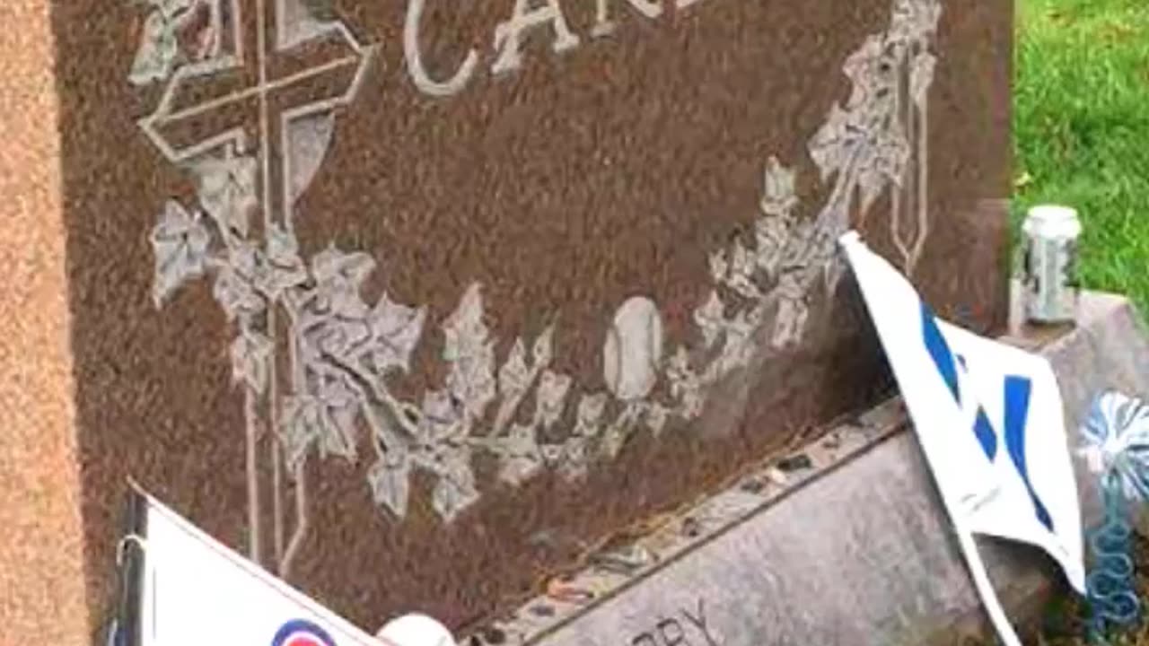 FAMOUS GRAVES - VOL. 429: HARRY CARAY