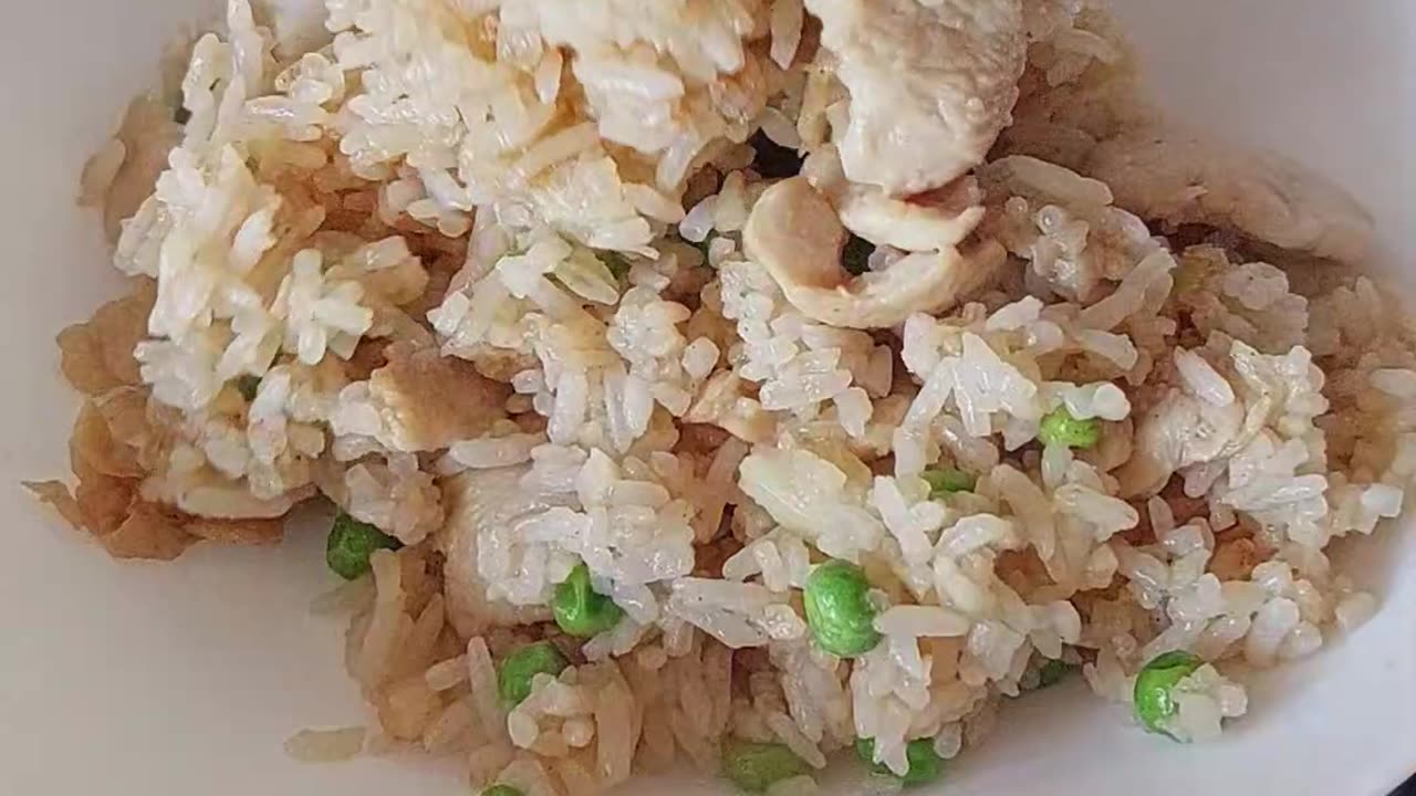 How Tasty Is This Fried Rice? 🍳🌽🌭 Three3eggs #StreetFood #AsianFood #FriedRice #3eggs