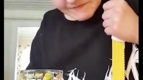 😂❄️ Watch Her Hilarious Struggle to Get Ice Out – Epic Fail! | FunFM