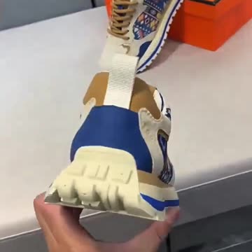 Men's Vintage-Inspired Canvas Sneakers