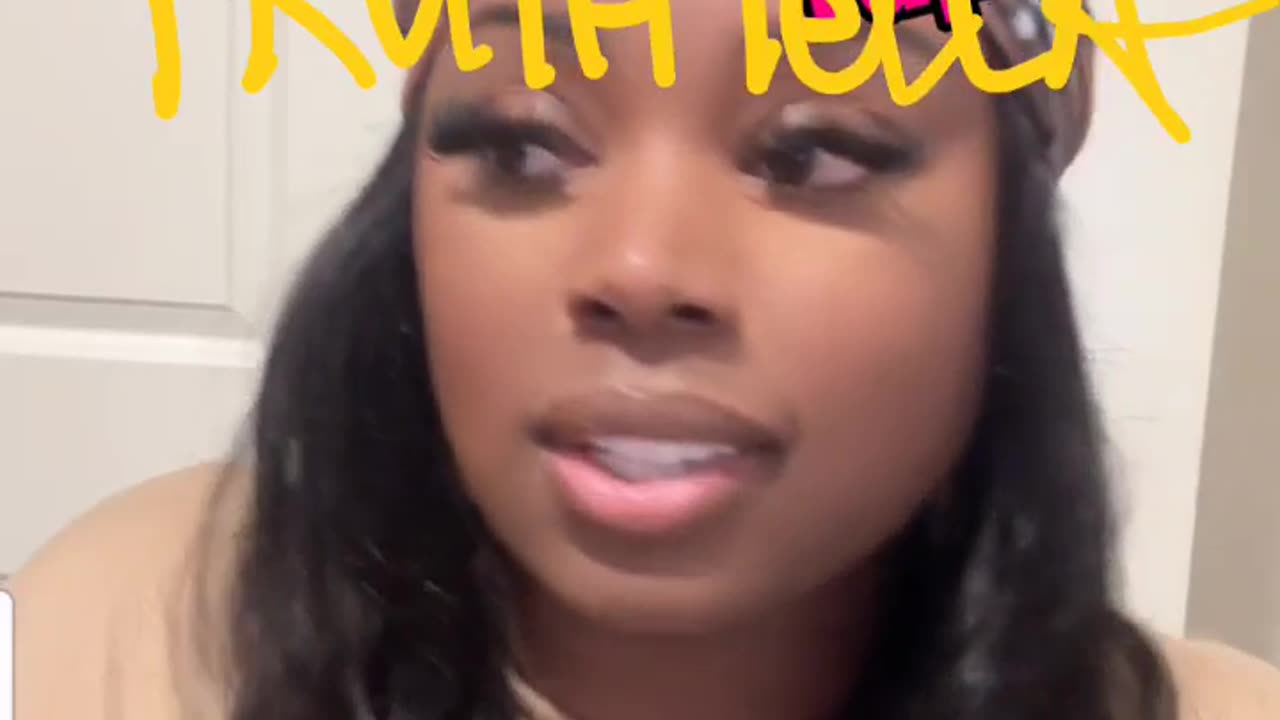 PRETTY TEETEE TALKS TO YAYO SISTER ON THE PHONE