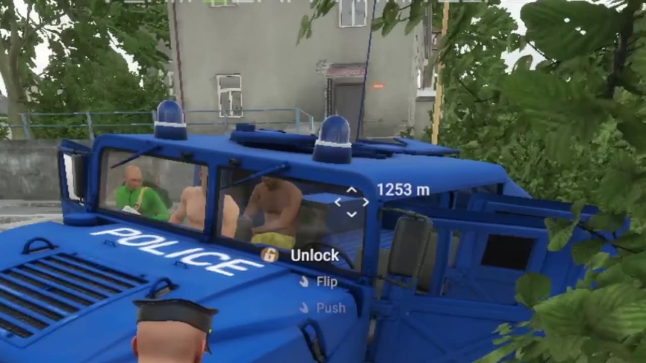 Join us for thrilling hot pursuits in Smashy Monkey Show Police vs. Suspects!