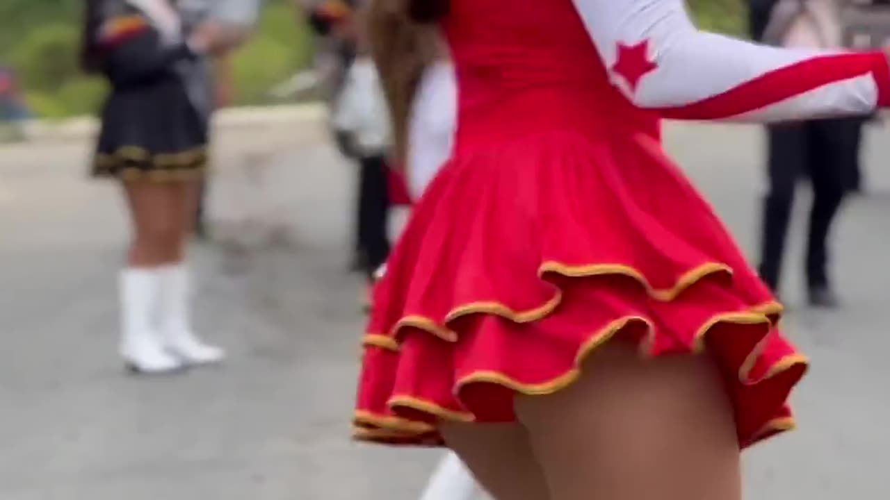 Baby Bri ❤️✅. #bastoneras #baile #desfile #viralshort