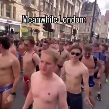 Giungono le prime immagini dell'esercito dei volenterosi britannico.