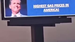 😂 Massive billboard in California seen displaying all of failed governor Newscum’s