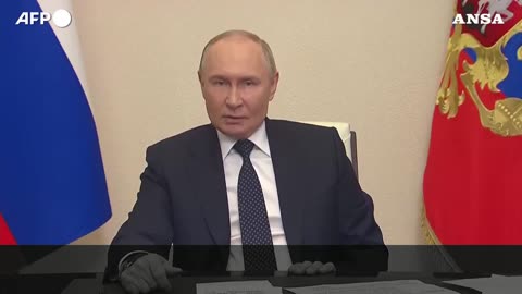NOTIZIE DAL MONDO Putin:'Tregua?Servirebbe a Kiev per armarsi' In una telefonata con Trump,Putin ha negato la possibilita' di una pace immediata..questo dopo l'ennesimo atto terroristico ucraino al ponte russo di Kerch...