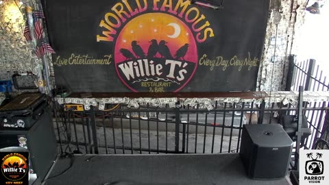 LIVE Music Everyday!