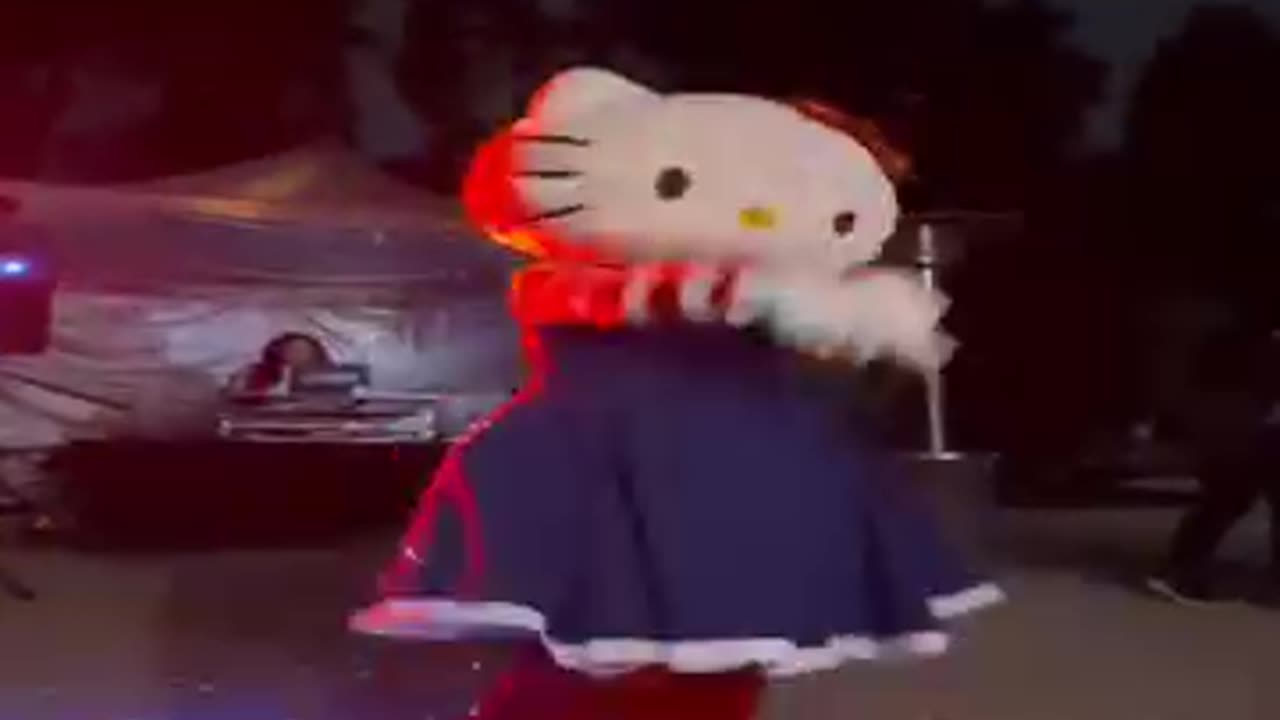 Hello Kitty Dancing