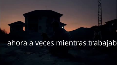 EL QUE ARANA LA PARED