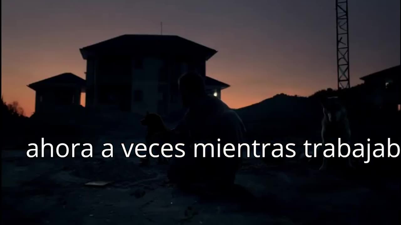 EL QUE ARANA LA PARED