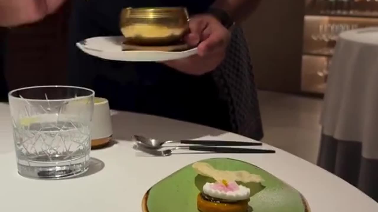 Required gratuity amount 1000% of total check